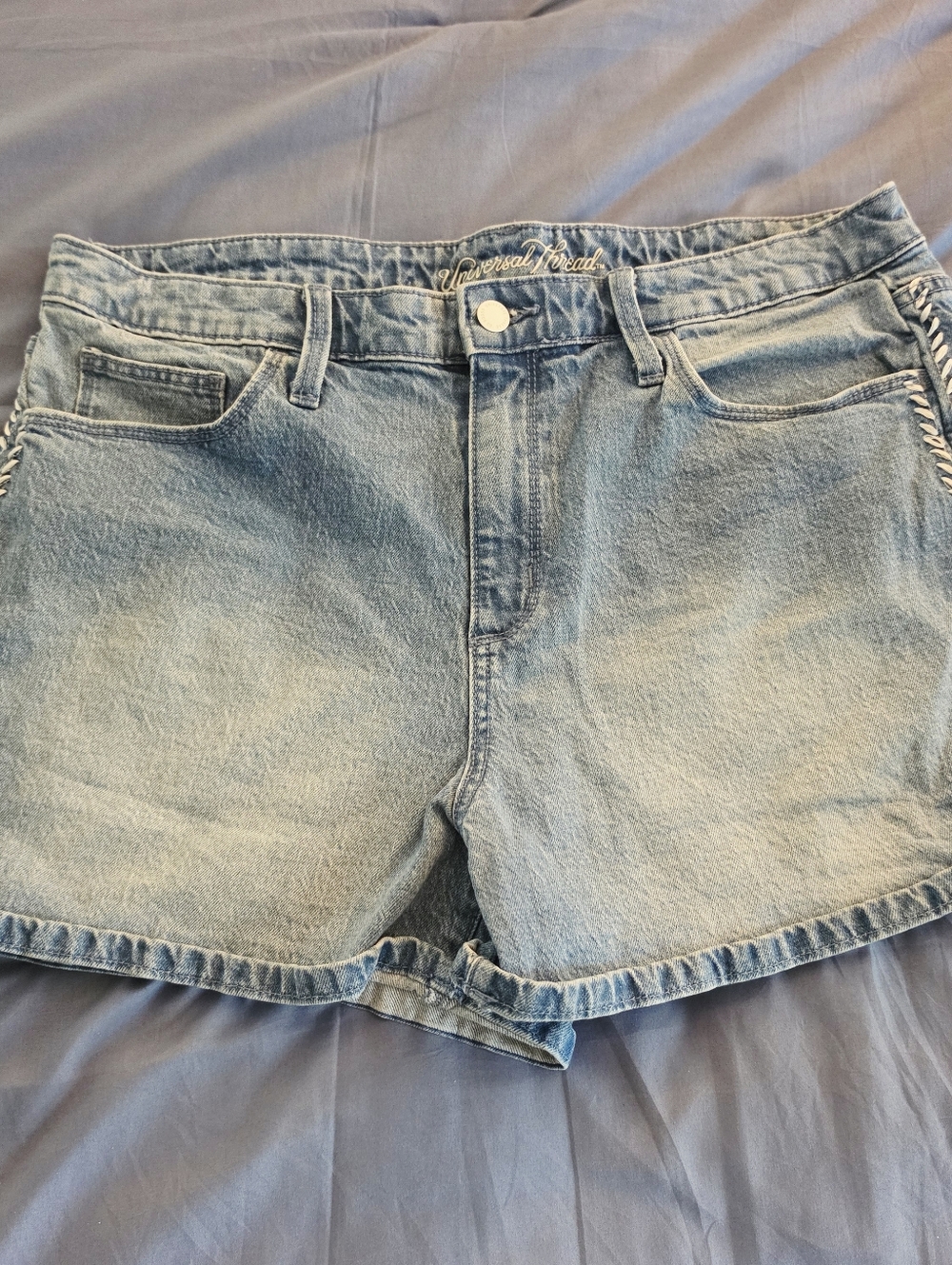 Universal Thread Women Denim Jean Shorts High Rise Midi Braided Whipstitch 14/32
